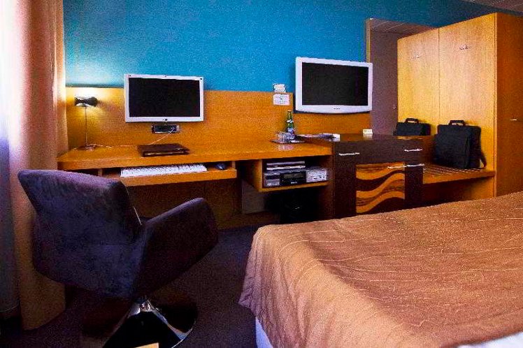 DOUBLE STANDARD Room