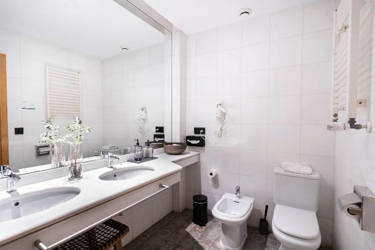 TRIPLE STANDARD Room