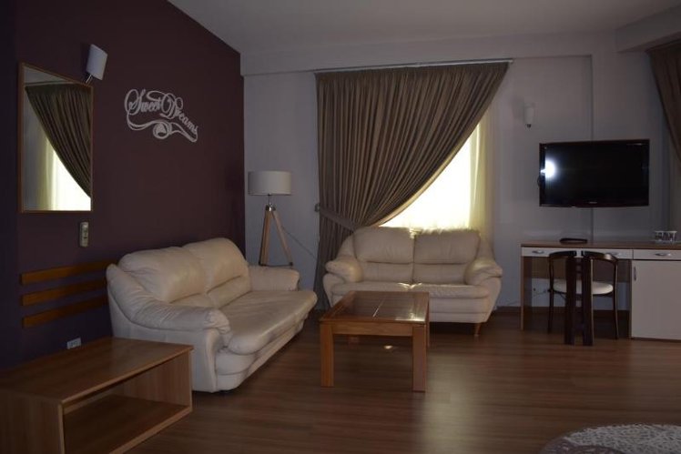 TRIPLE STANDARD Room