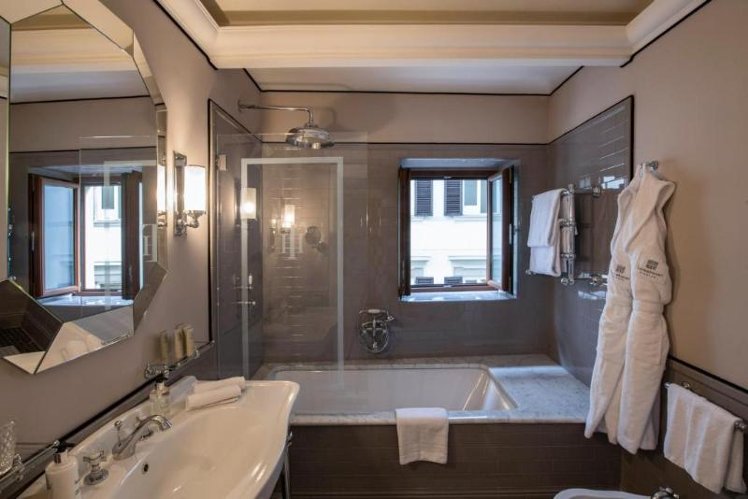 JUNIOR SUITE TWO QUEEN BEDS Room
