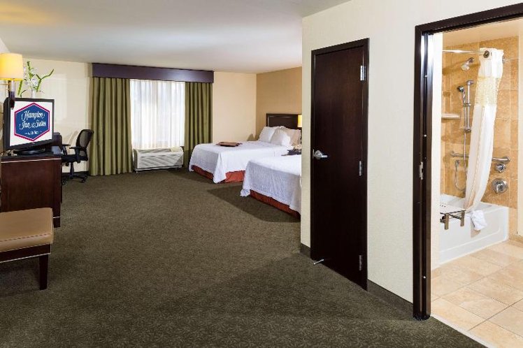 DOUBLE TWO QUEEN BEDS NON SMOKING Room