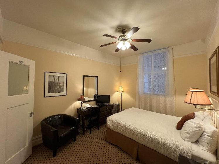 DOUBLE STANDARD Room