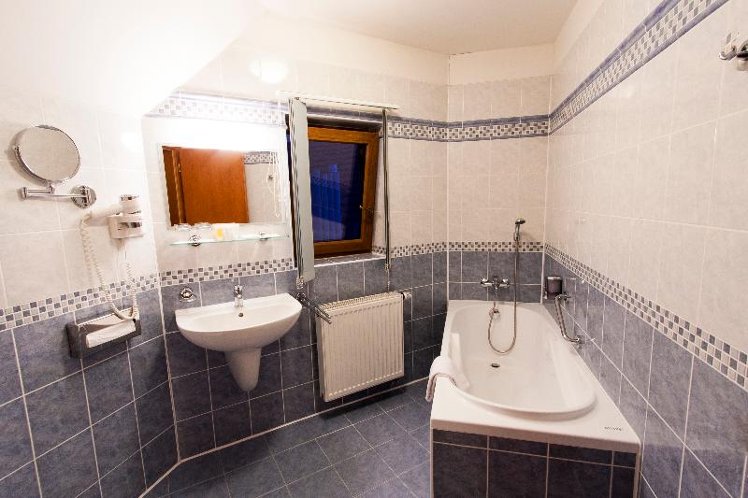TRIPLE DELUXE Room