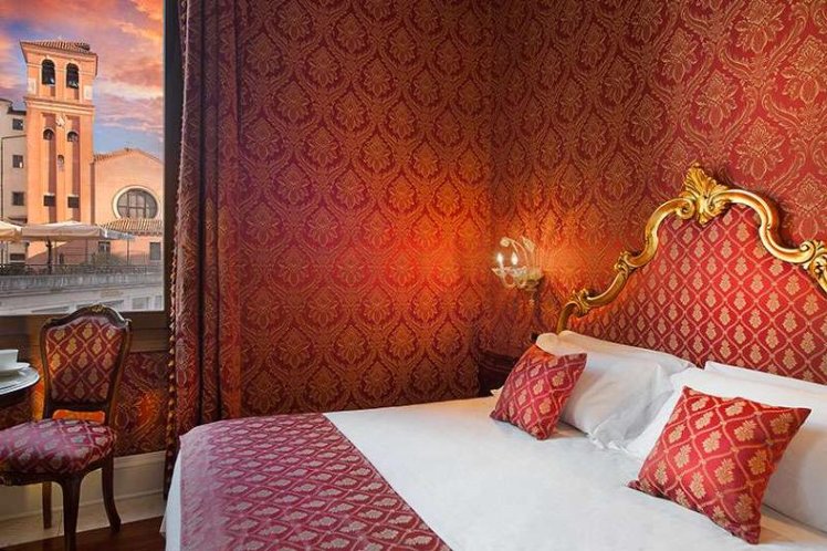 DOUBLE CANAL VIEW Room