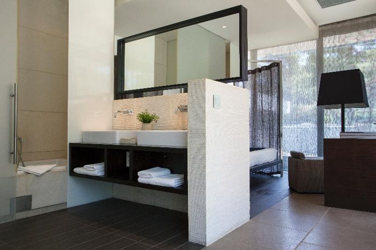 JUNIOR SUITE STANDARD Room