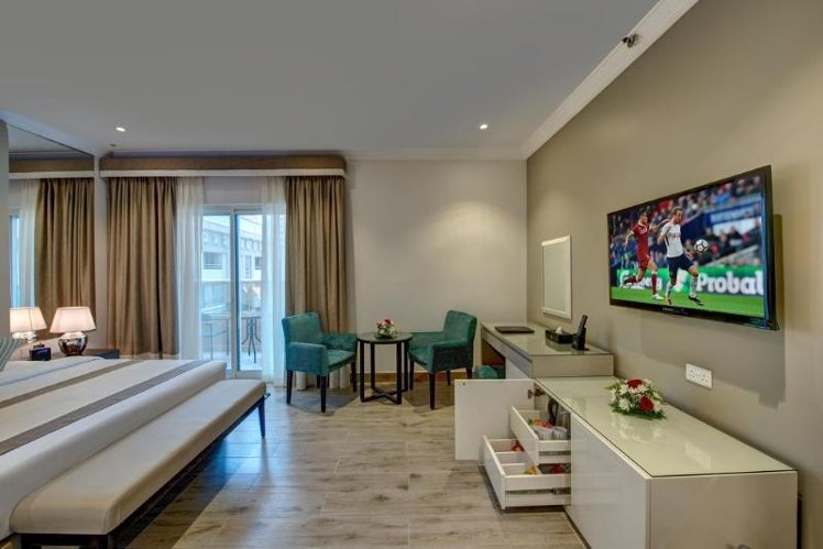 SUITE DELUXE WITH BALCONY Room