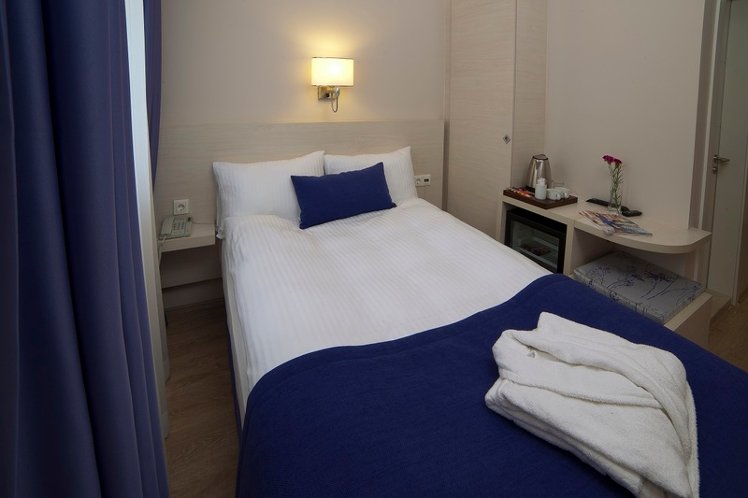 SINGLE STANDARD Room