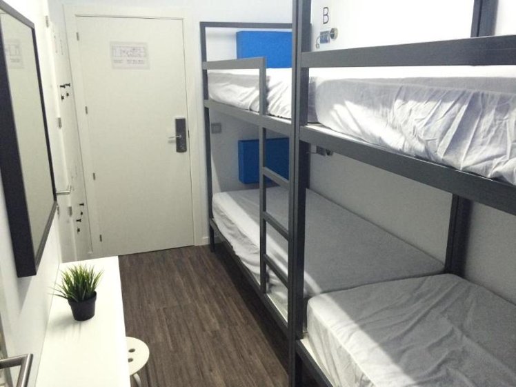 Bed in dormitory CAPACITY 6 Room
