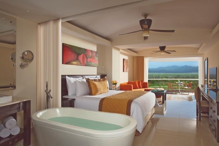 JUNIOR SUITE WITH VIEWS Room