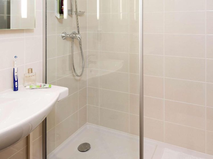 DOUBLE WITH DOUBLE BED Room
