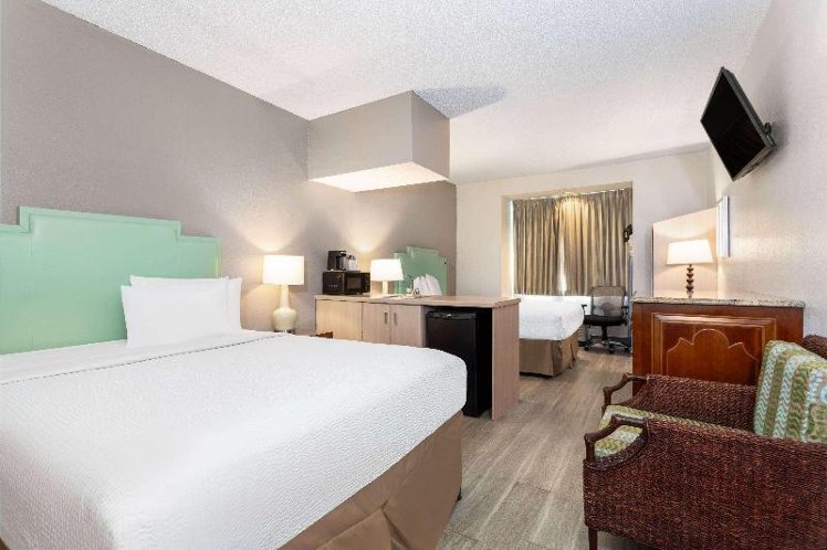STUDIO TWO QUEEN BEDS Room