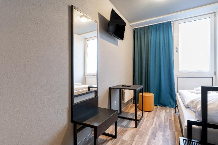 SINGLE STANDARD Room