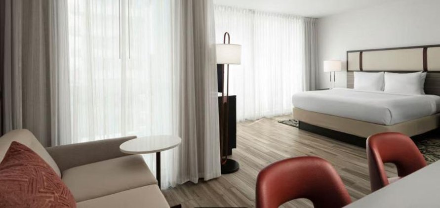 SUITE KING SIZE BED Room