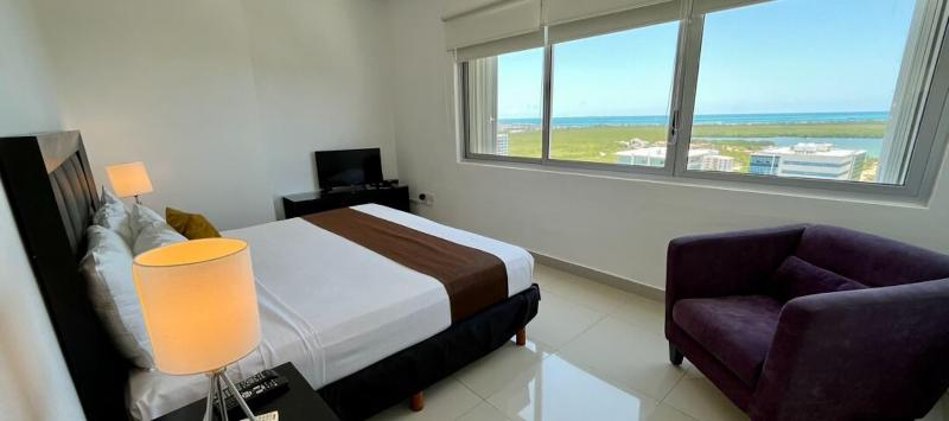 FAMILY ROOM WITH KITCHENETTE WITH VIEWS Room