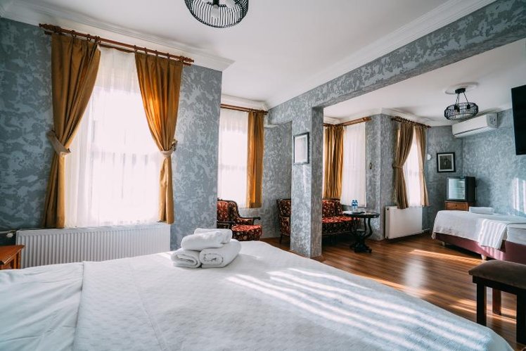 SUITE KING SIZE BED Room