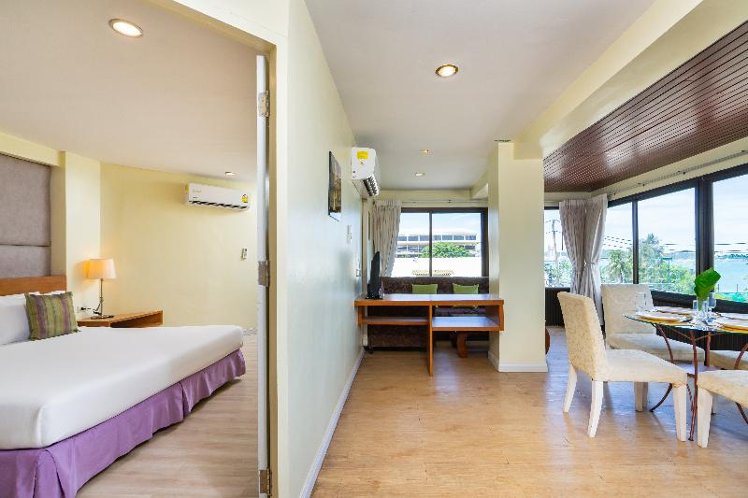 JUNIOR SUITE STANDARD Room
