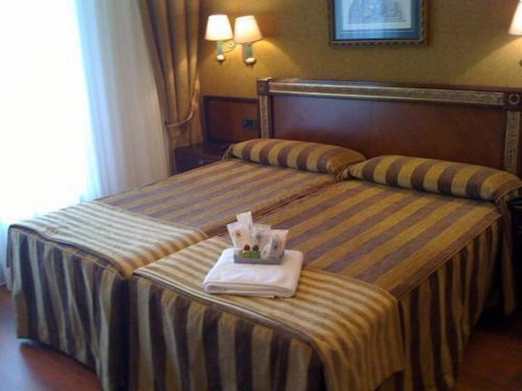 DOUBLE SINGLE USE STANDARD Room
