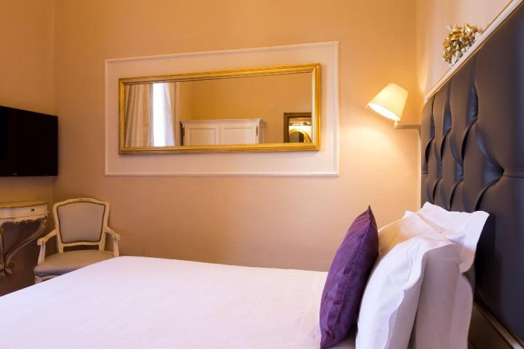 DOUBLE STANDARD Room