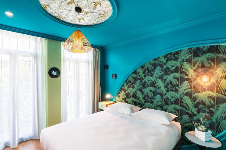 DOUBLE STANDARD Room
