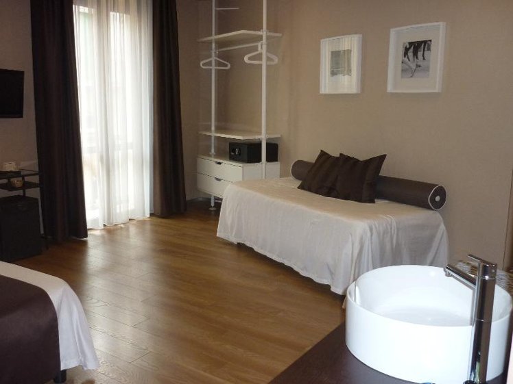 TRIPLE STANDARD Room