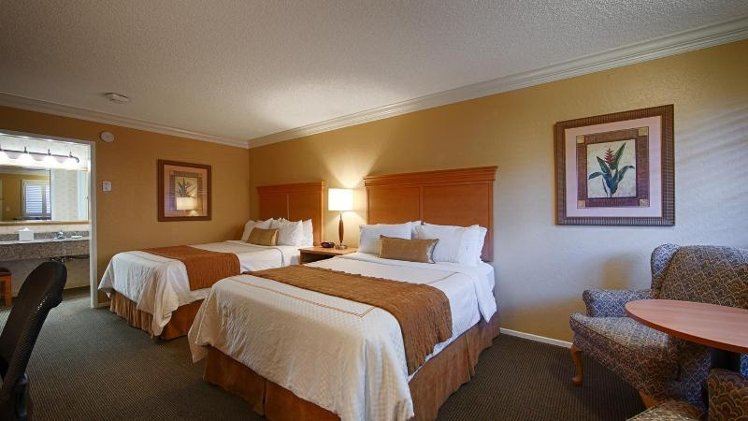 DOUBLE TWO QUEEN BEDS Room