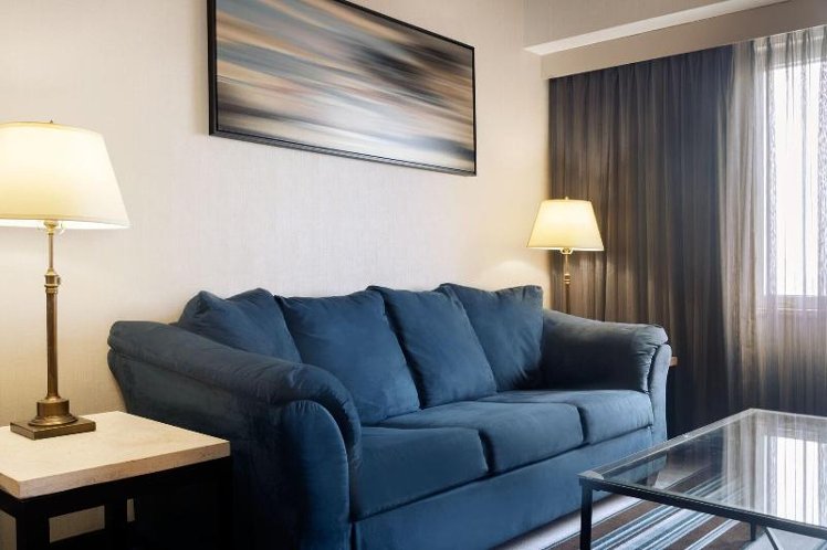 SUITE KING SIZE BED Room