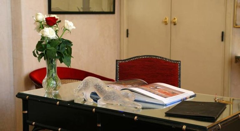 DOUBLE STANDARD Room