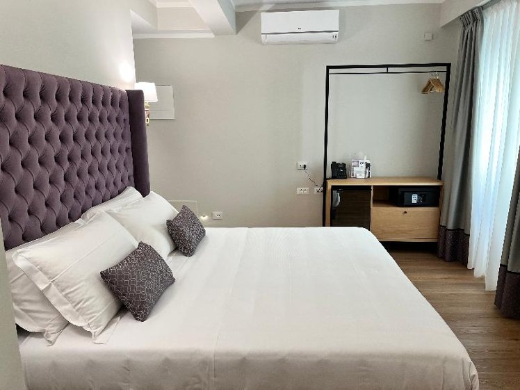 SUITE WITH JACUZZI Room