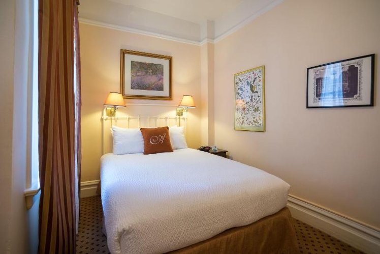 DOUBLE STANDARD Room