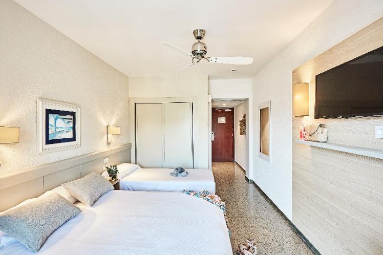 Double or Twin CAPACITY 4 Room