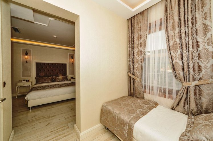 TRIPLE STANDARD Room
