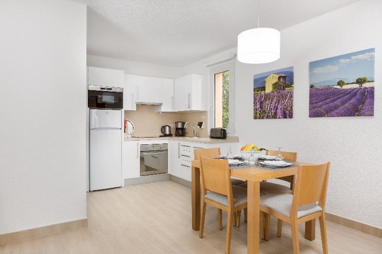 APARTMENT CAPACITY 4 Room
