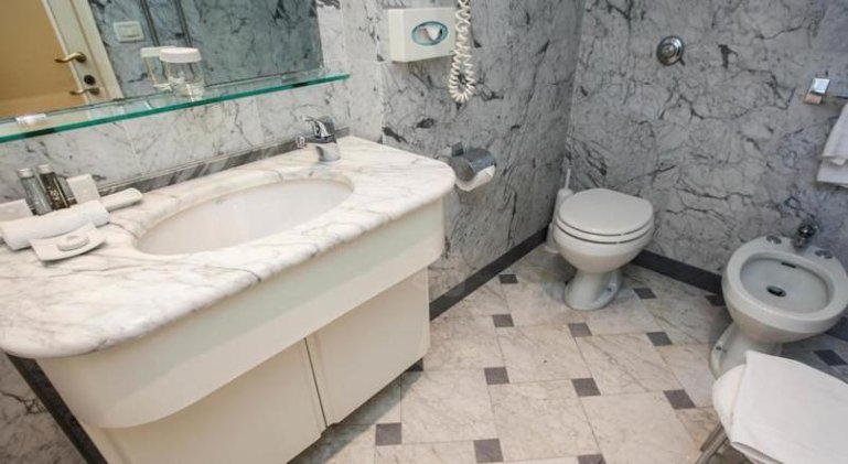 SINGLE STANDARD Room