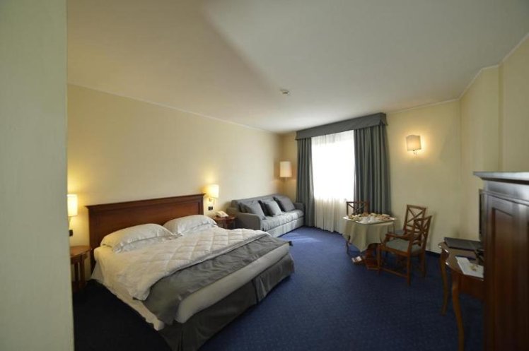 QUADRUPLE TWO BEDS Room
