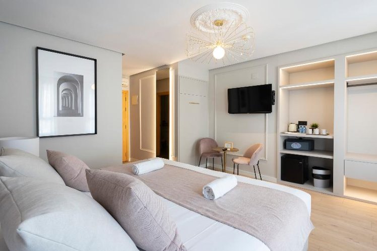 TRIPLE STANDARD Room