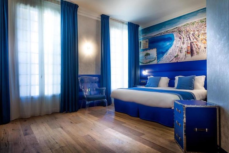 JUNIOR SUITE STANDARD Room