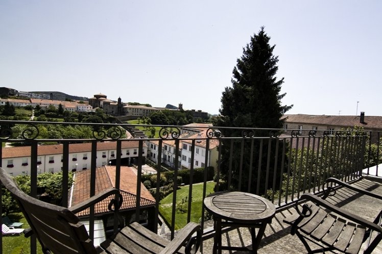 Virxe da Cerca (Pousadas de Compostela)