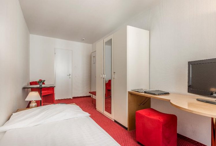 SINGLE STANDARD Room