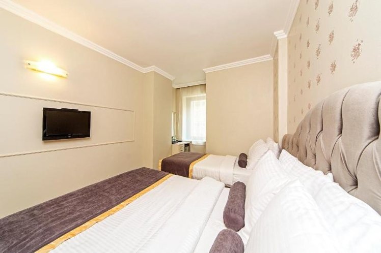 TRIPLE STANDARD Room