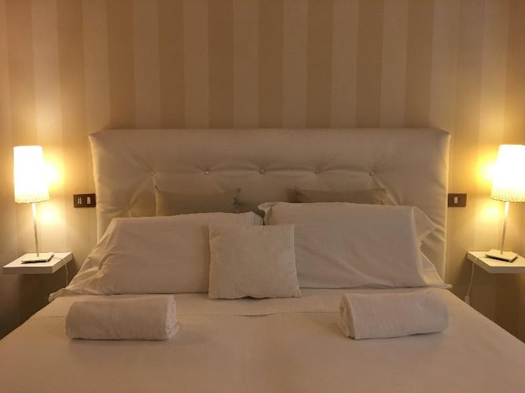 DOUBLE STANDARD Room