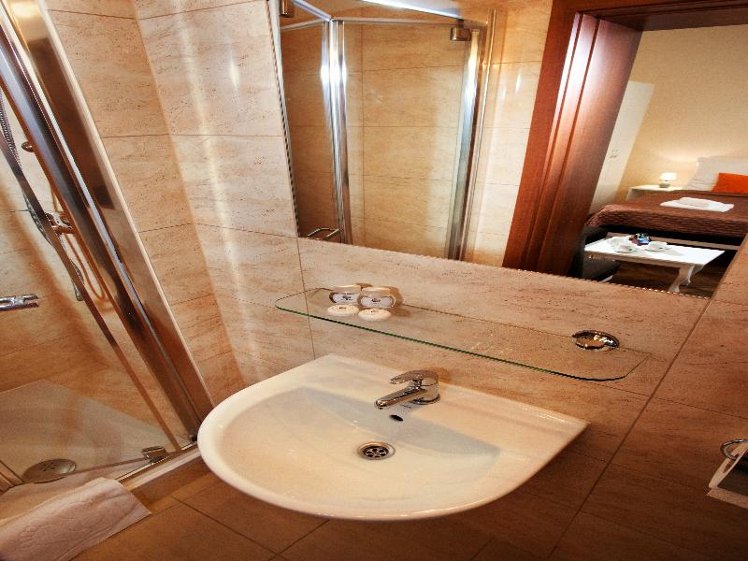 TWIN STANDARD Room