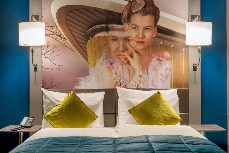 DOUBLE Accessible-Queen Size Bed Room