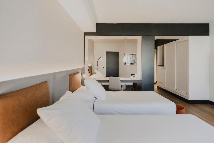 TRIPLE STANDARD Room