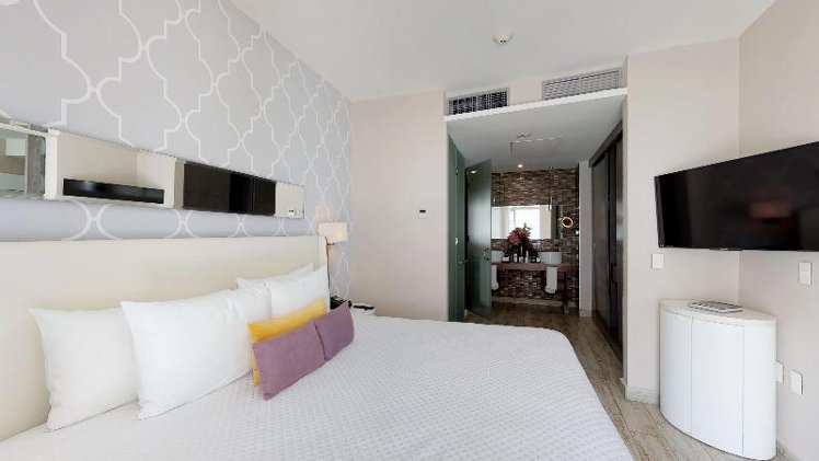 SUITE CAPACITY 5 Room