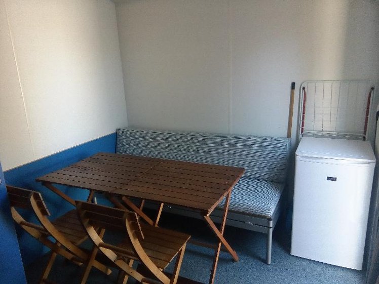 MOBILE HOME WITH SHARED BATHROOM Room