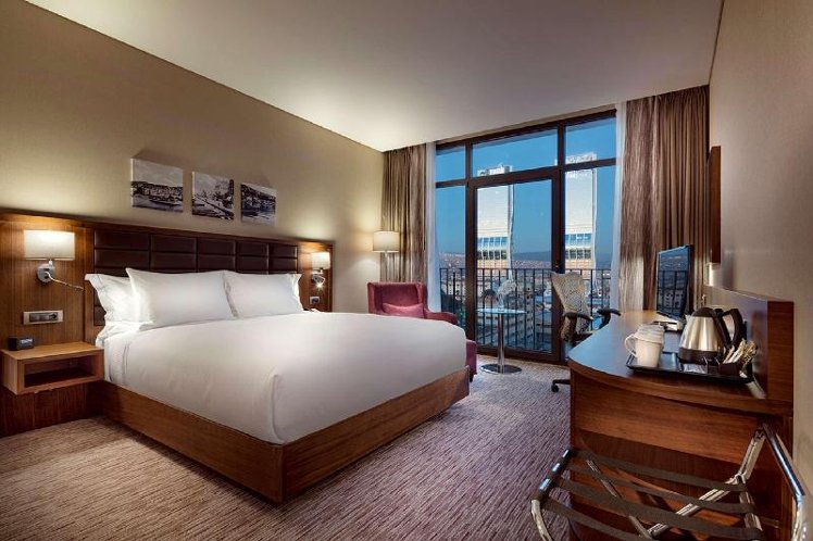 DOUBLE KING SIZE BED Room