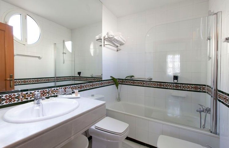TRIPLE STANDARD Room