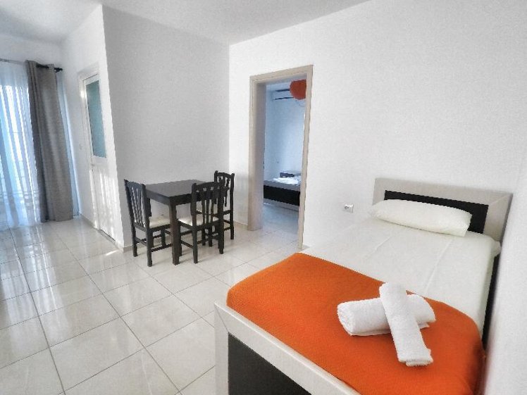 TRIPLE WITH BALCONY Room
