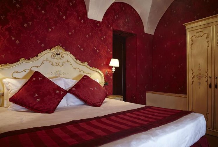 DOUBLE STANDARD Room