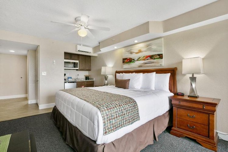 DOUBLE KING SIZE BED Room